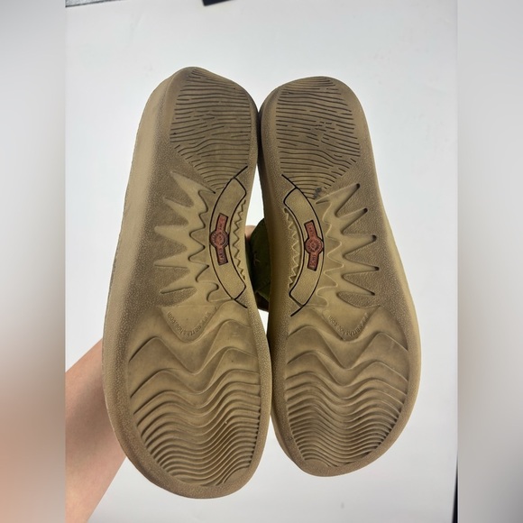 Earth Shoe Green Beaded Flat Bradley Leather Sandal 9.5 - Picture 3 of 3